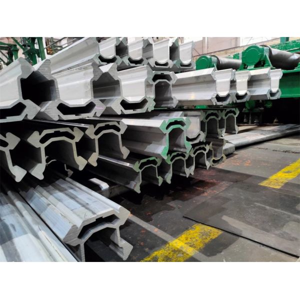 Buy OEM Aluminium Industrial Profile BMH2000 Aluminium Feed Beam For Blasting at wholesale prices