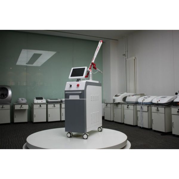Q Switched Nd yag laser pigment removal tattoo removal machine with great energy