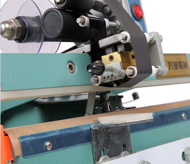 Wood Packaging Material Foot Pedal Sealing Machine PFS-800*1 CE 220V for Medical Gown