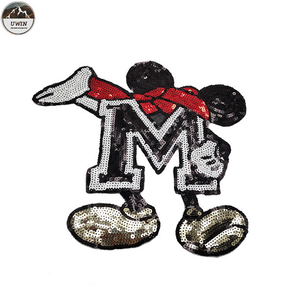 Quality Popular Mickey Mouse Sew On Patch , Durable Disney Embroidered Patches for sale