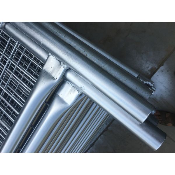 temporary fencing packing in metal pallet all brand new meet AS4687-2007 temp fence shop supplier