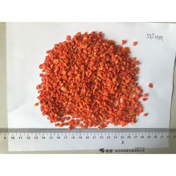 Buy ISO HACCP FDA HALAL Certified Low Sugar 20kg Package Pure Dried Carrot Granules at wholesale prices