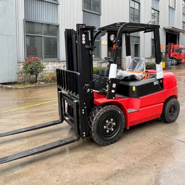 3000kg 3000mm Diesel Fork Truck New Heavy Duty Diesel Forklift With CE Certification