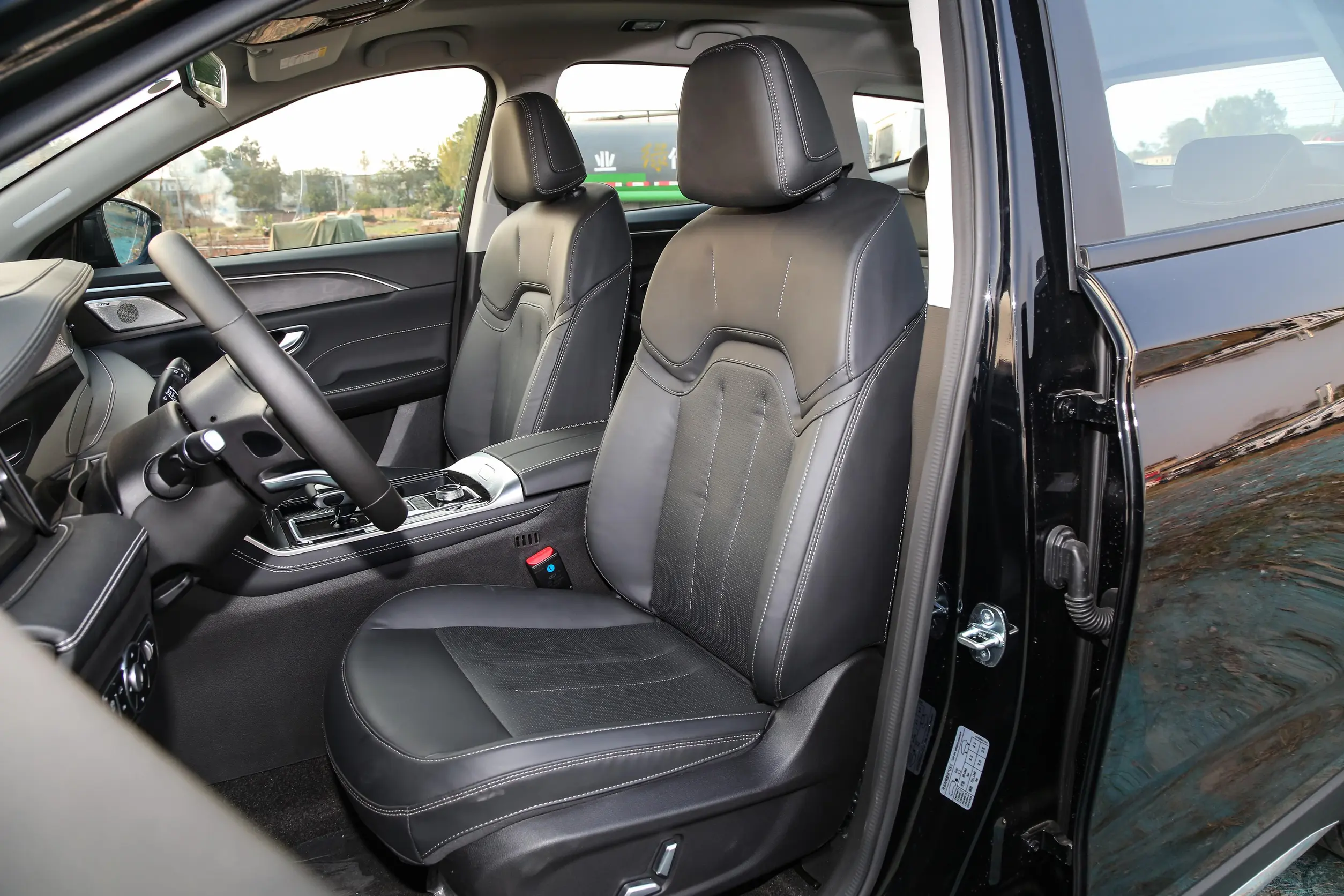 New Chery Jetour 2023 Year 2WD Gasoline Car Durable Powerful Ideal Car With Customized Color