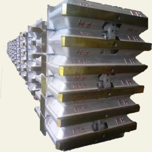 Moulding box for foundry of high pressure moulding line