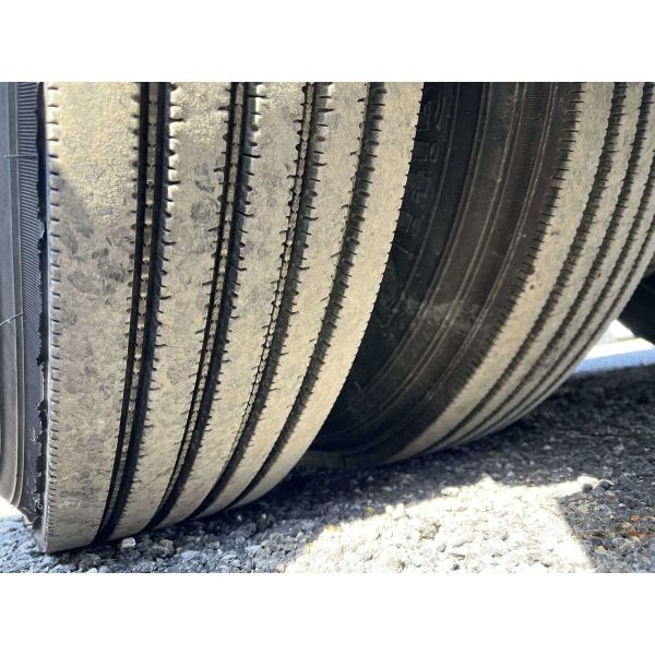 Second Hand Yutong Commuter Bus 33 Seats Euro 3 Passenger Transportation