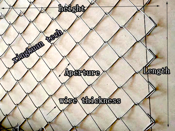 8cm Aperture Chain Link Fence Fabric , Diamond Wire Mesh Fencing 2.8mm Wire