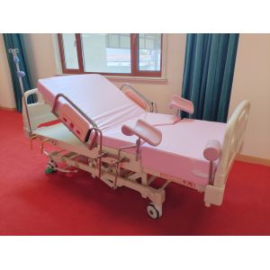 China Ergonomic Hydraulic Birthing Bed For Labor & Delivery With Easy Foot-Pedal Control on sale