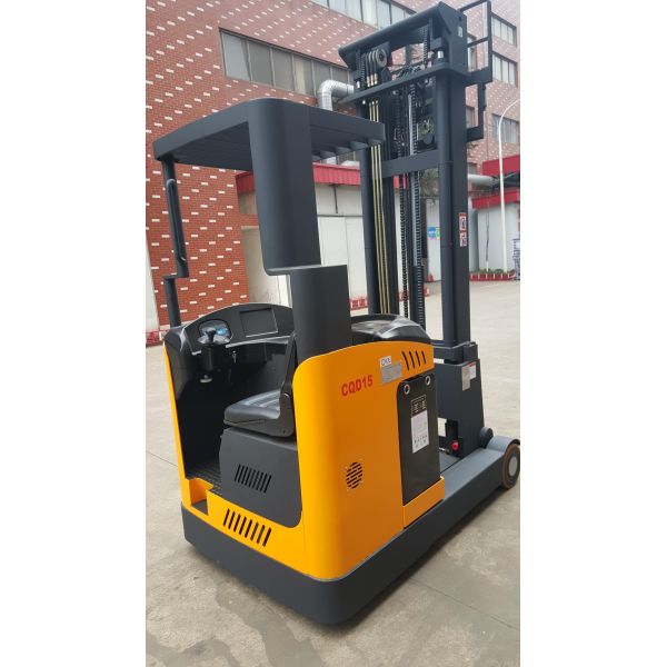 Narrow Aisle Seated Electric Pallet Stacker Reach Type Yellow Color