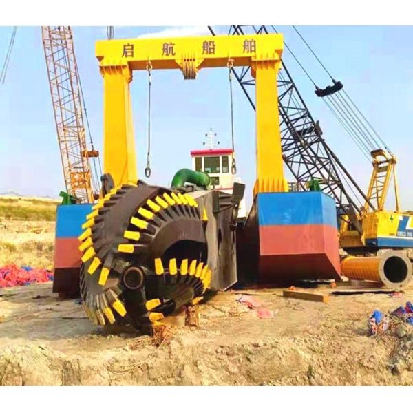 400m3/H Solid Capacity 14 Inch Cutter Suction Dredger for River Sand Mud