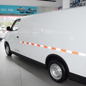 4500*1780*1898 Size Saic Maxus Electric Van 303KM Refrigerated Cold Room Van