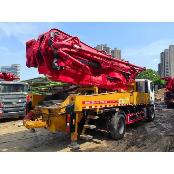 Used SANY 37m Compact Concrete Pump Truck Perfect for Confined Spaces and Urban Operations