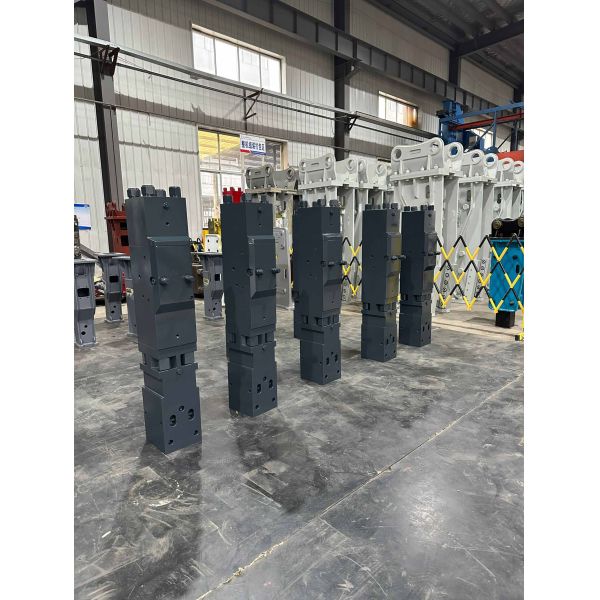 Excavator Spare Parts SB40 SB50 SB70 Hydraulic Rock Hammer Breaker for Earth-Moving Construction Alloy Steel 7