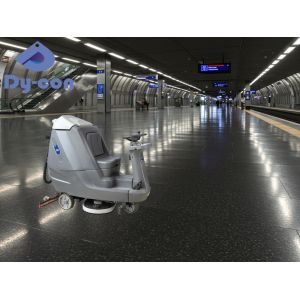 Large Ride On Floor Scrubbers For Transportation Hubs
