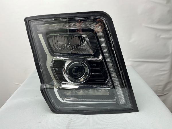 SHACMAN Truck Parts LED Head Lamp DZ97189723351 with Single Item Selling Unit