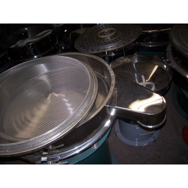 20Kg - 3000Kg Vibrating Screen Sieve Separator Machine For Pharmaceutical Industry