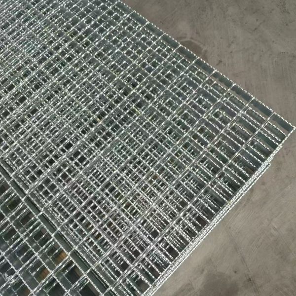 Steel forged into a durable, high temperature resistant silver steel grating