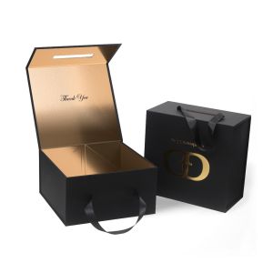 Quality Personalized Magnetic Foldable Gift Box Packaging With Handles for sale