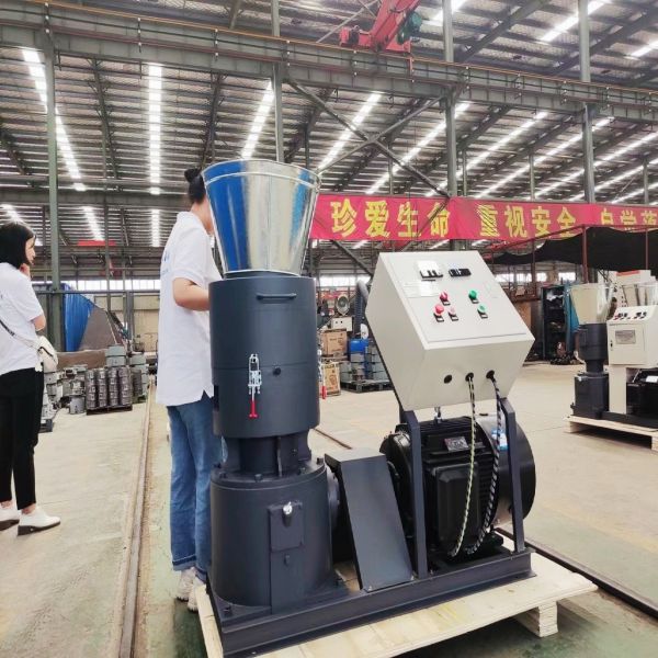 Buy New Arrival 250-400kg/h Wood Pellet Output High Efficiency Wood Pellet Machine at wholesale prices