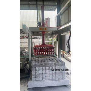 China Electric Palletizing Robot Arm Loading Unloading Industrial Assembly Robots on sale China Electric Palletizing Robot Arm Loading Unloading Industrial Assembly Robots on sale