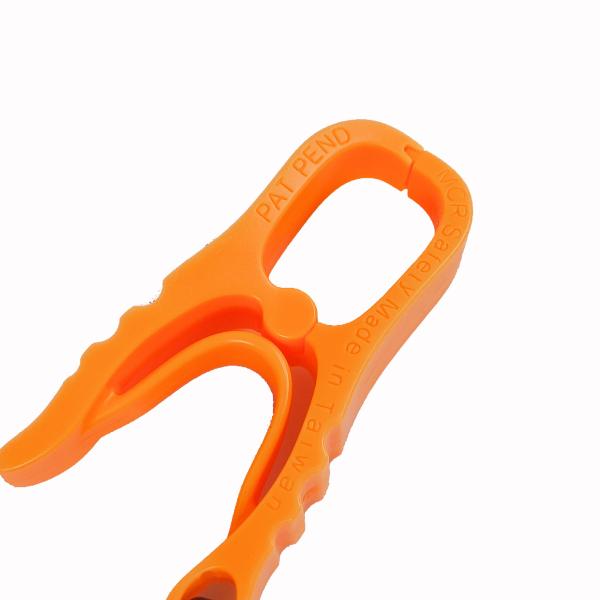 Multifunctional Glove Hook Clip Holder Hanger Customized Portable Safety Plastic Glove Clip Safety Work Tools