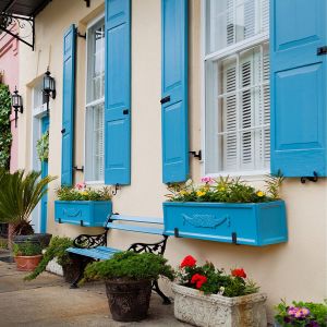 Black Powder Coated Retractable Plant Hanger Suitable for Indoor and Outdoor