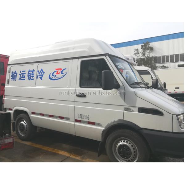 Diesel Fuel 4X2 Refrigerated Box Truck Freezer Van Truck For Meat And Fish In Dubai