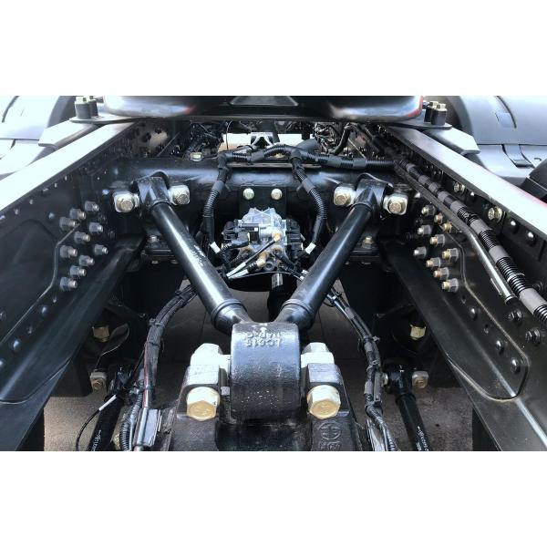 Faw Tractor Truck J6P Logistics Distribution 560hp Powerful Engine 10 Tires High Roof