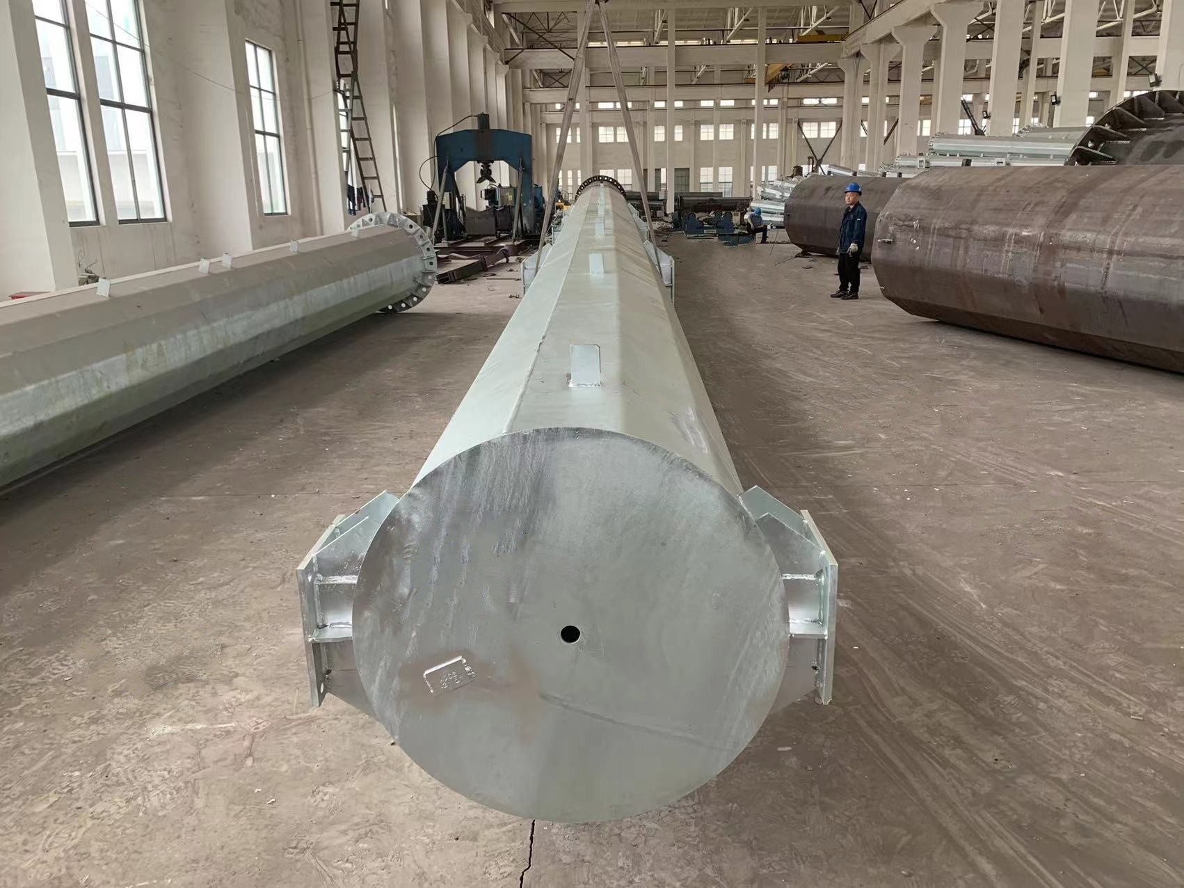 12-sided  5-segment plug-in type, with a total length of 43 meters galvanized steel pole