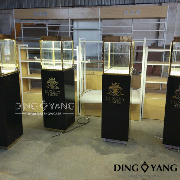 Buy Shopping Mall 450X450X1350MM Jewellery Display Counter at wholesale prices