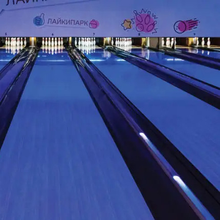 Brunswick Bowling Lane Refurbished Tenpin Bowling Equipment with Grey Metal