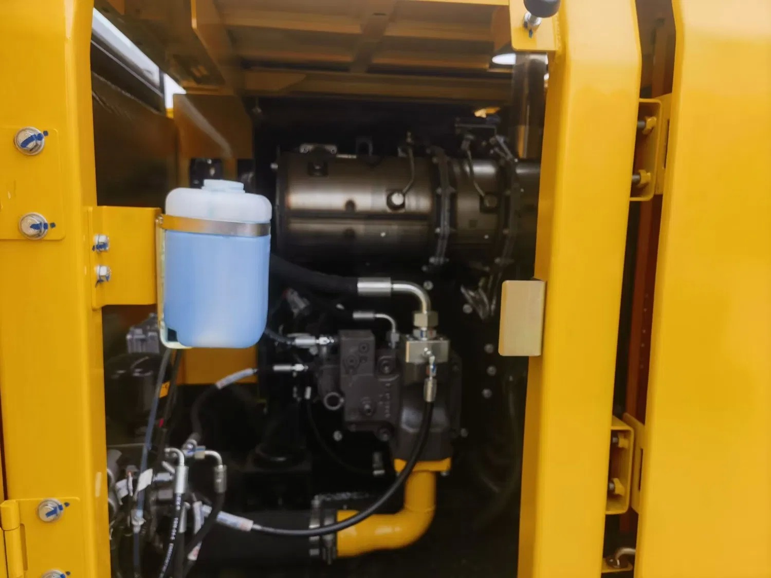 Used Good Condition Mini Small Excavator Tzco 80 with High Quality Digger