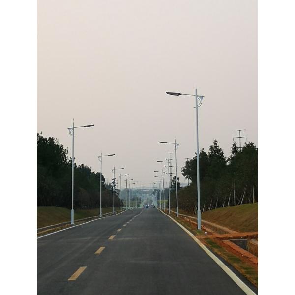 3-6 Meters All In One Solar Street Courtyard Light 30W IP66 Lithium Battery 3000-3500lm