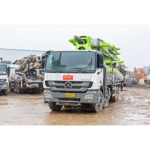 Green and 2019 Zoomlion 52m Used Concrete Pump Truck with Hydraulic Machining Process