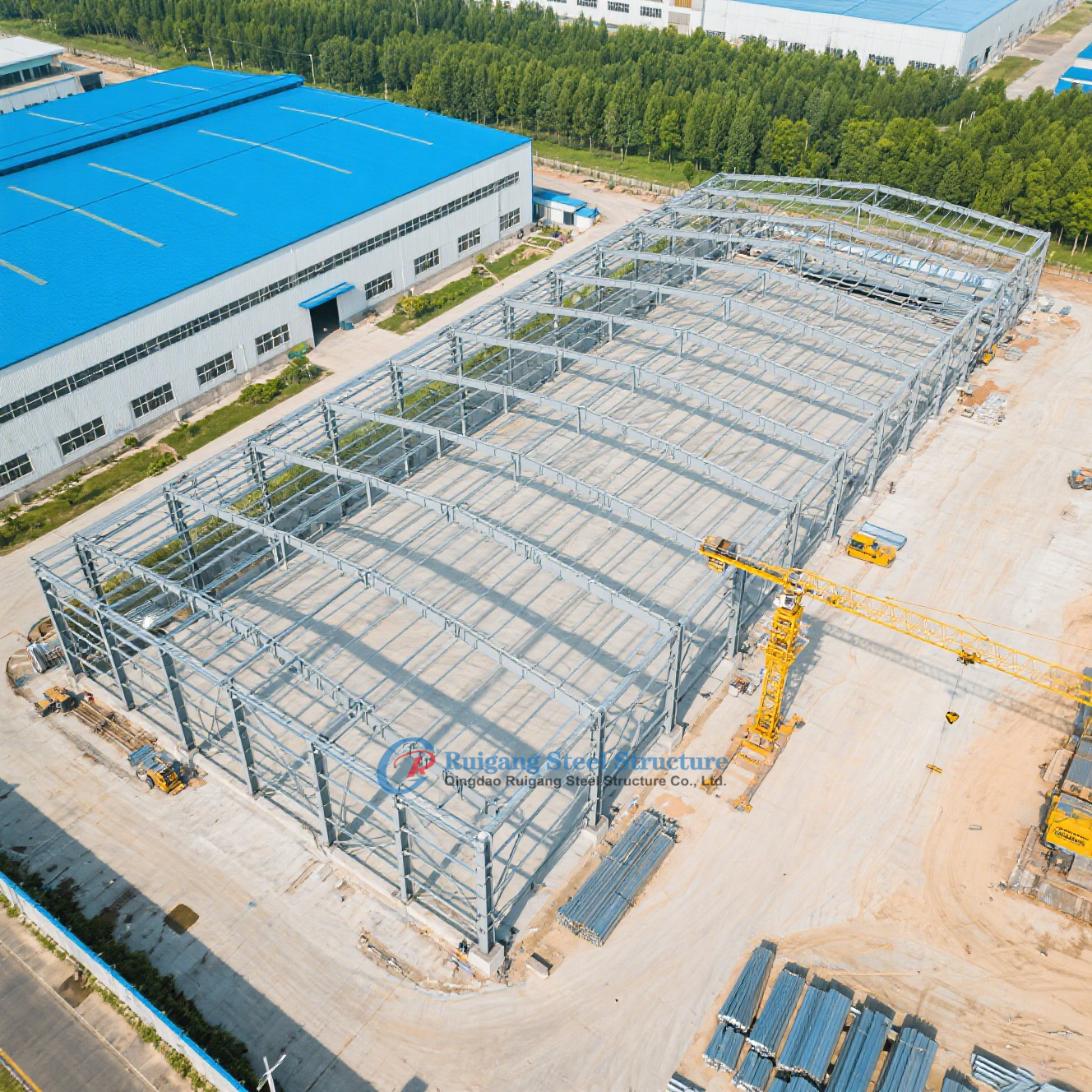 Large Span Customized PEB Steel Structure Warehouse For Industrial Use With Crane And Ventilator