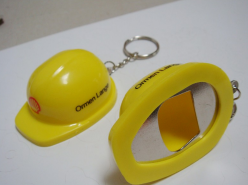 Freeuni High quality Hot selling Cheap safety hemlet bottle opener with keychain customize