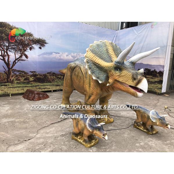 Realistic Animatronic Triceratops Trio: Roaring Group With Dynamic Motion & Prehistoric Display