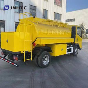 Sinotruk Howo Light Fuel Tank Truck 4x2 New Model 3000l