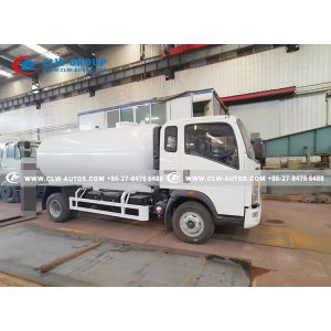 HOWO LPG Bobtail Propane Delivery Truck 2.5ton 5000liters