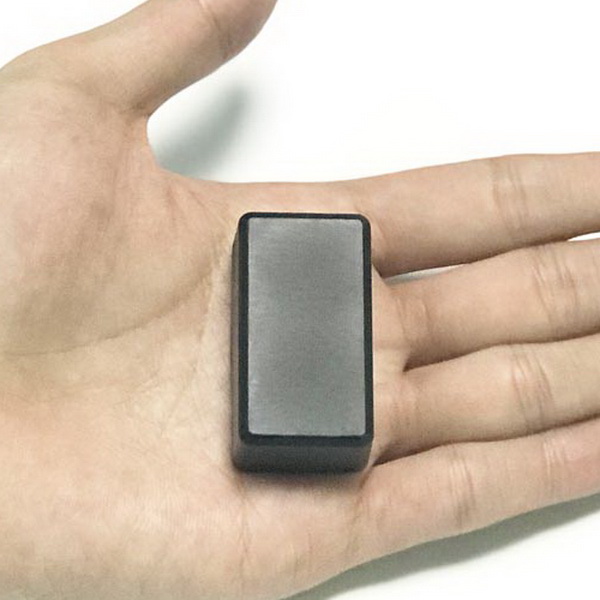 New arrival mini portable car/personal gps tracker GF10 with 550mah Battery