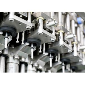 84 Valves Energy Drink Labeling Packaging Carbonated Filling Machine