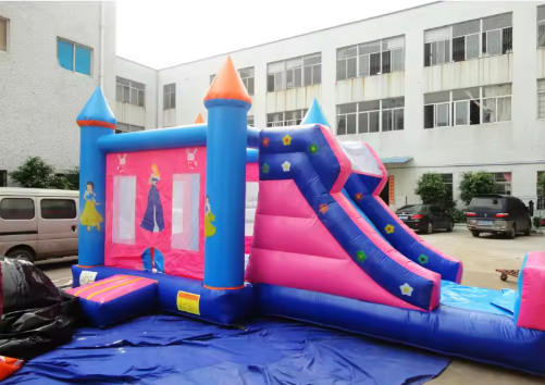 Inflatable Castle 4x7m for Kids with 950W Blower
