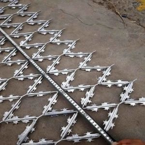 High Security Razor Wire Fence Welding Mesh 50mm*50mm