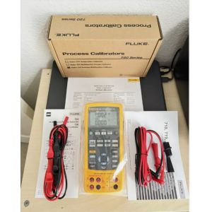 Fluke 726 Precision Multifunction Process Calibrator/ Good Function Calibrates