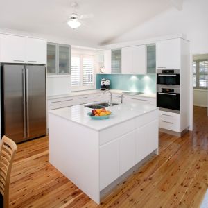 Quality Modern Design Kitchen Pure White Flat-panel Lacquer Kitchen Cabinets For Villa for sale