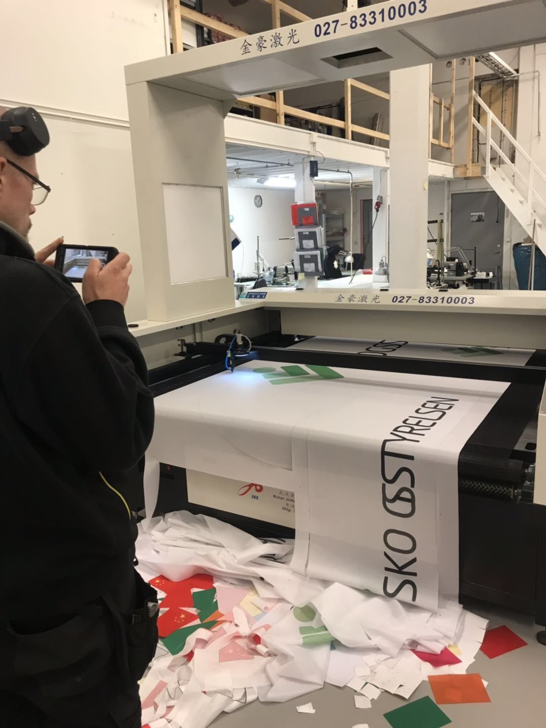 1800×1400mm Vision Camera Laser Machine 8-48m/Min Banner Vision Laser Cutting