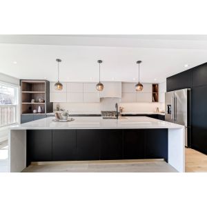 Chinese Modern Kitchen Cabinet Set with Fine Workmanship and Flat Edge