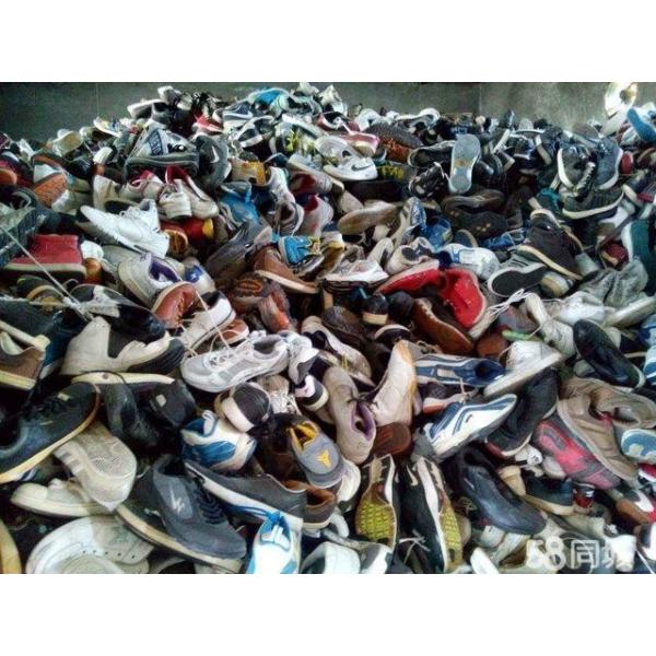 Original shoes/used shoes in factory