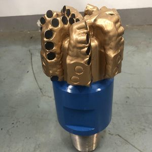 China PDC Drill Bit 6 Inch Diamond  Drill Bit Hard Rock  Bit With API 3-1/2 in Pin Box on sale