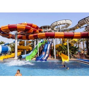 Amusement Fiberglass Enclosed Spiral Slide Aqua Park Equipment For Playing